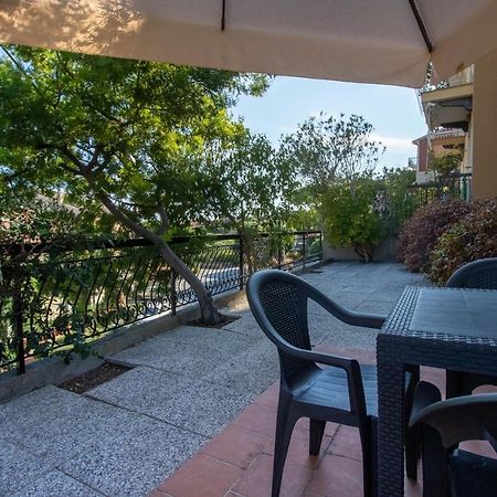 Luminoso Appartamento Con Ampia Terrazza San Bartolomeo Al Mare Exteriör bild