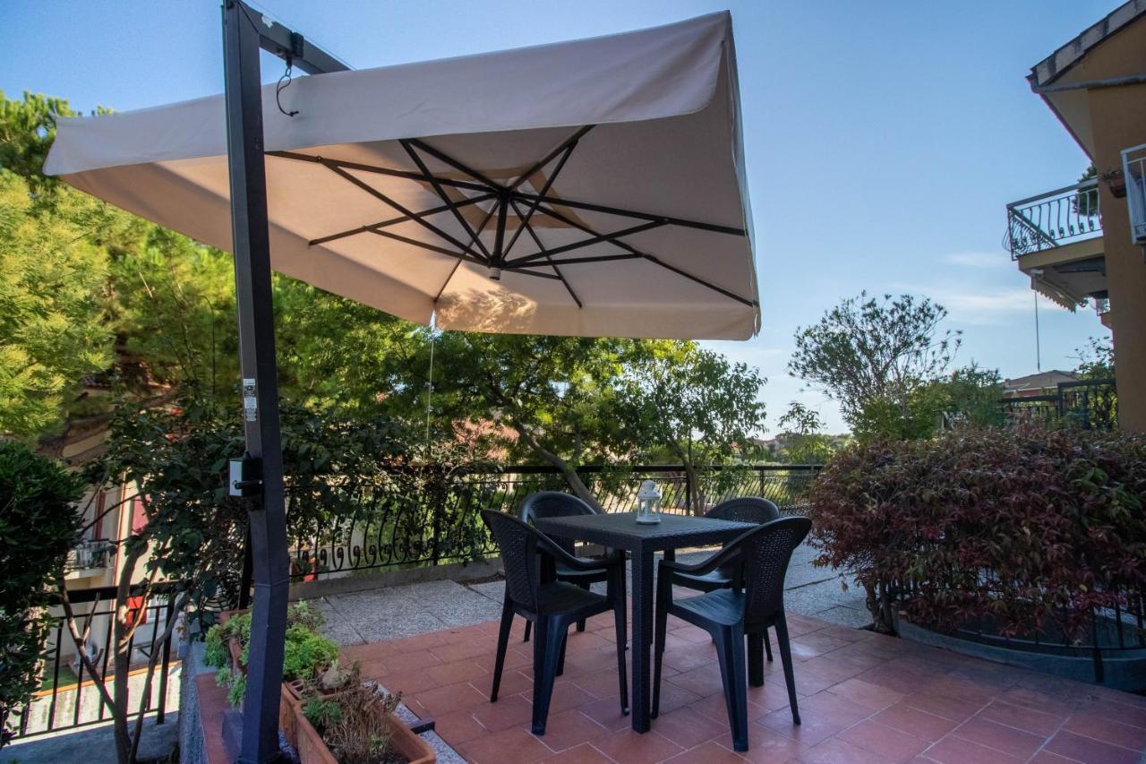 Luminoso Appartamento Con Ampia Terrazza San Bartolomeo Al Mare Exteriör bild